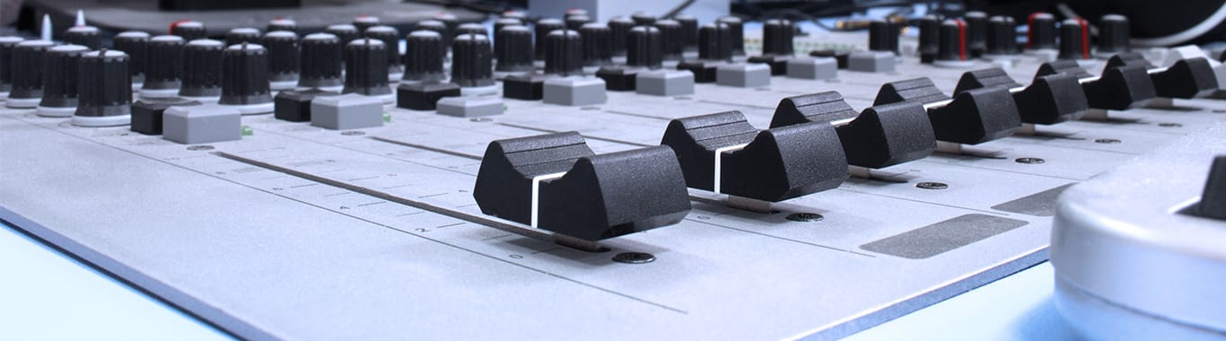El Comandante 101.3 FM station logo